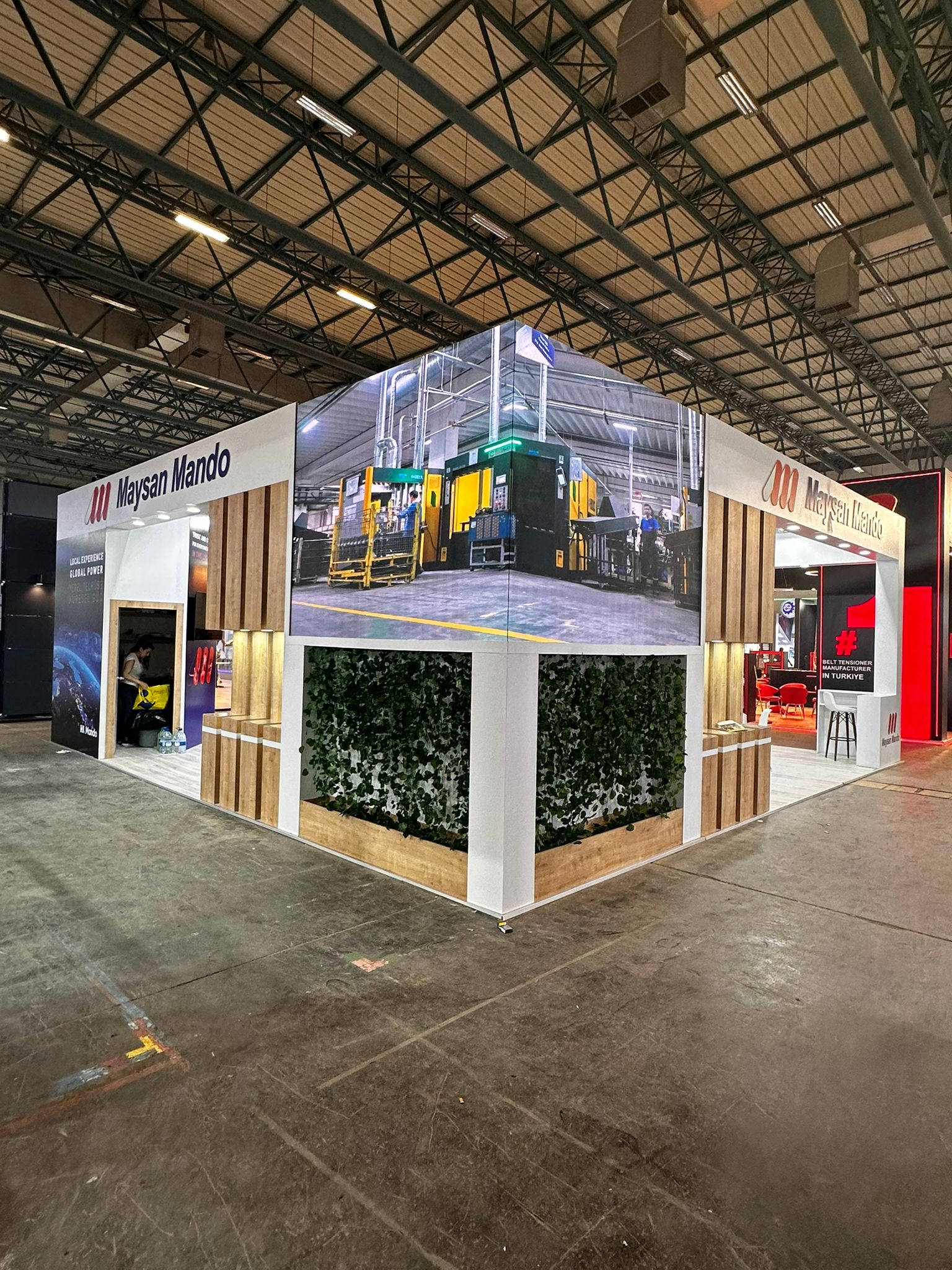 Maysan Mando Stand